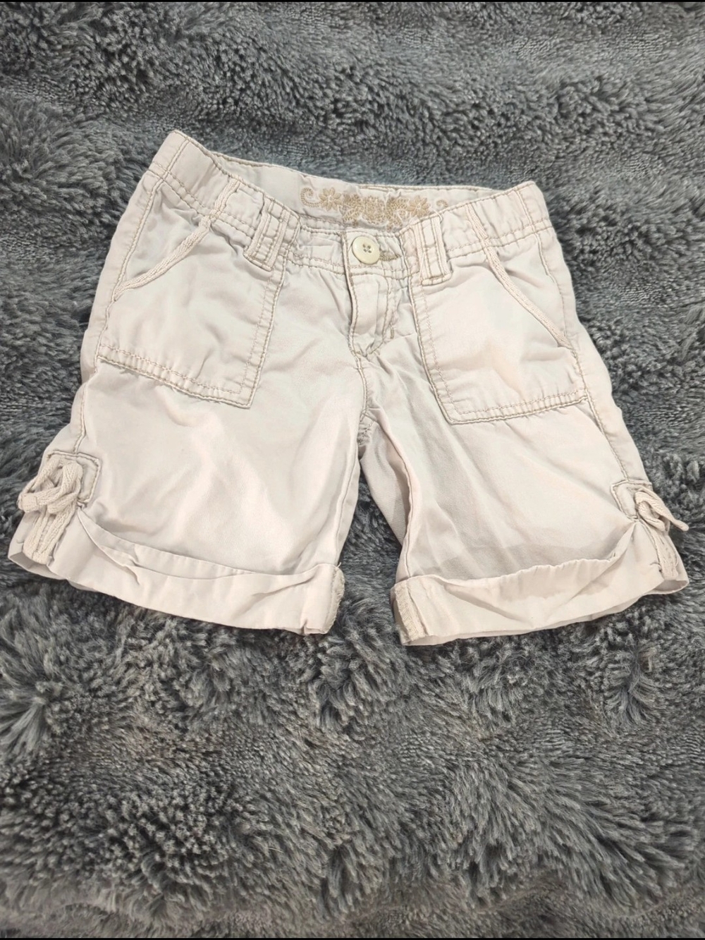 Girl's Light Cream Casual Roll-Cuff Shorts